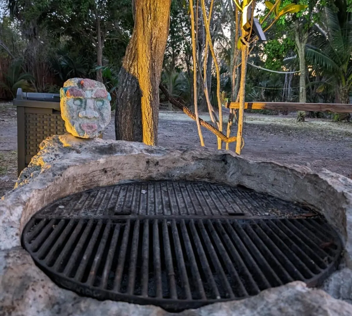Hermosa Cabaña Caribeña en la Laguna de Bacalar